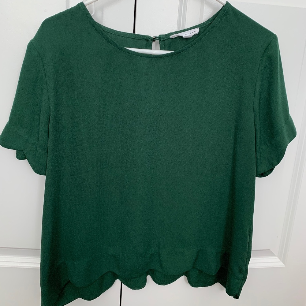 Socialite - Scallop Trim Short Sleeve Blouse